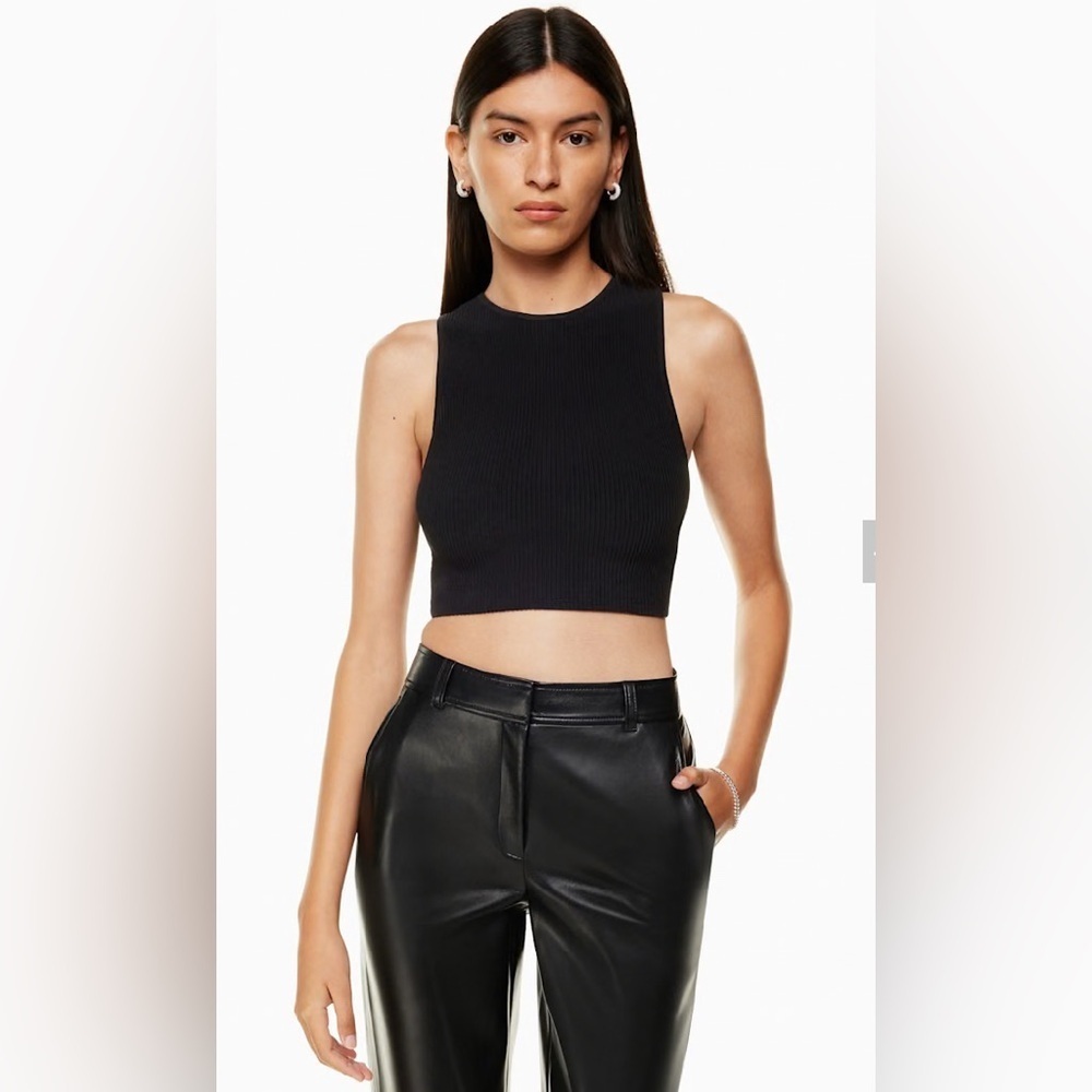 Babaton Aritzia Black Sculpt Knit Racer Back Crop Top Women’s Size Medium